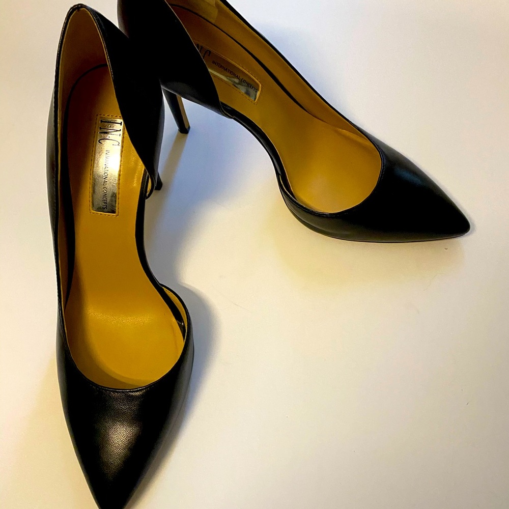 Women’s INC black heel shoes